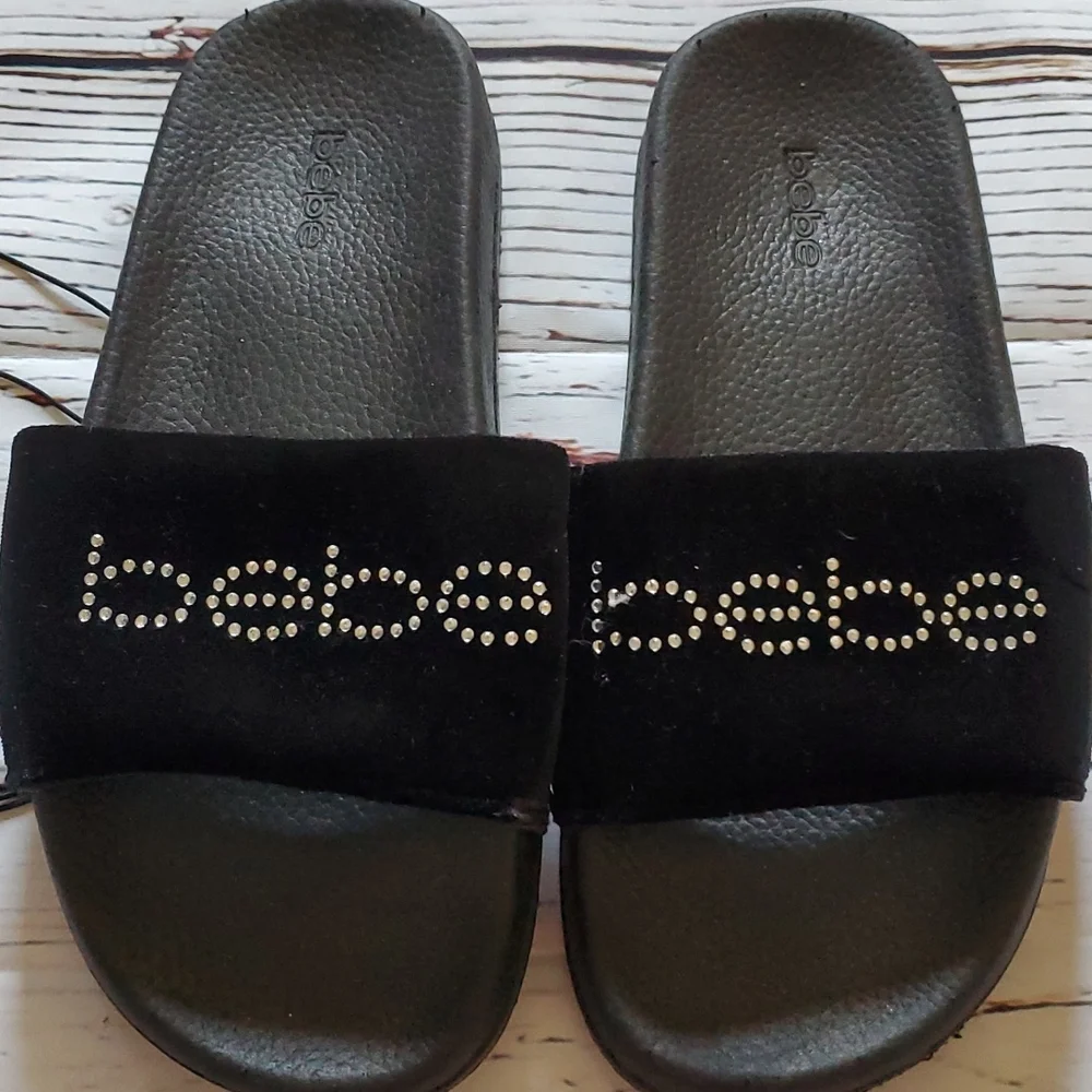🆕️ BEBE SLIP ON BLACK SLIPPERS 🖤
